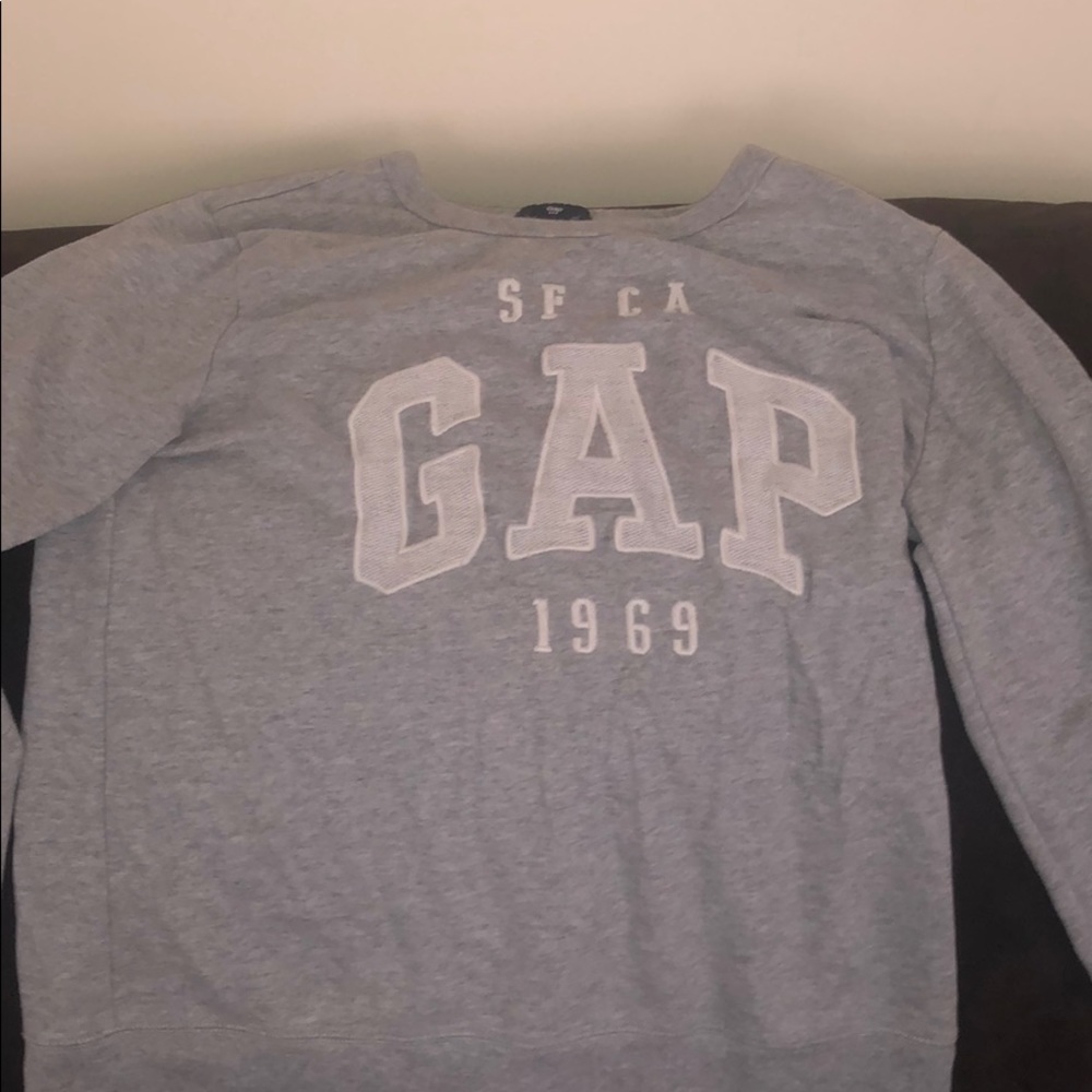 gray GAP sweater
